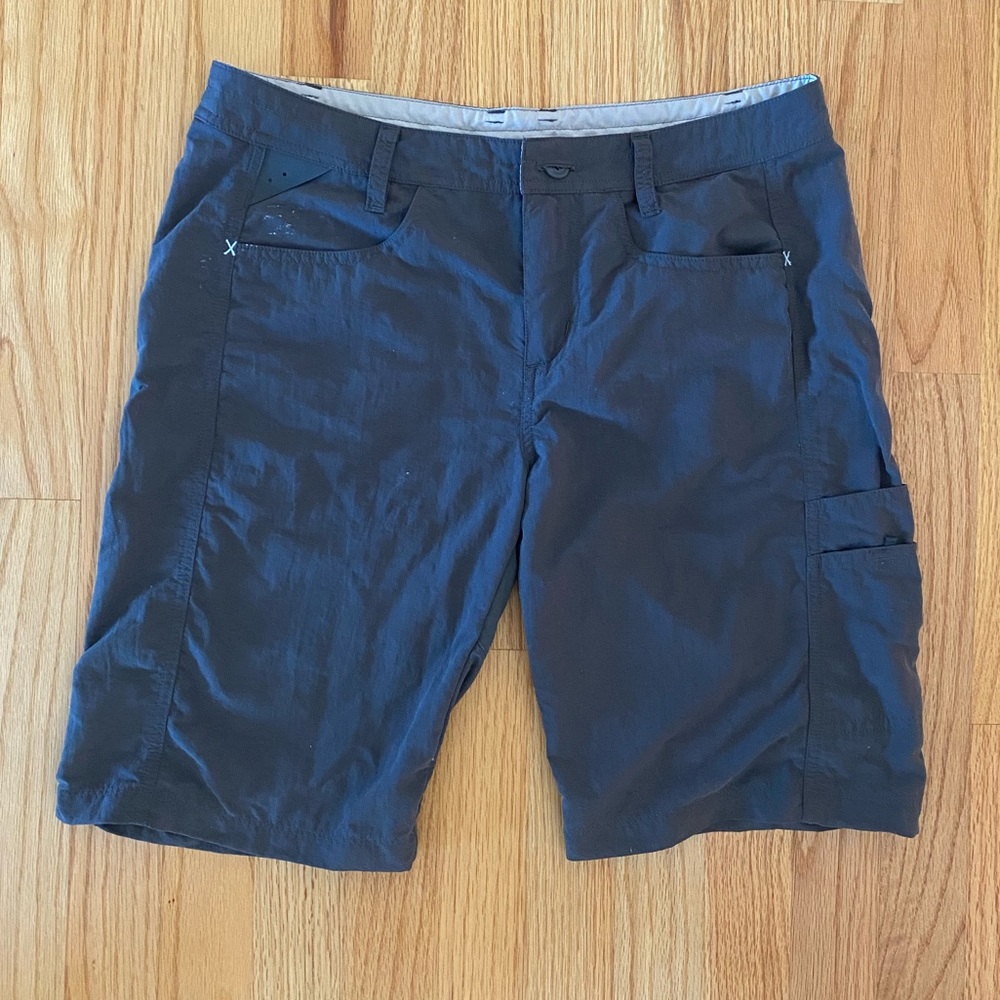 Patagonia - Womens “above the knee” shorts